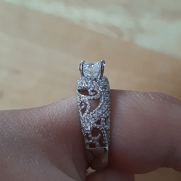 Ring - Picture 2 of 3